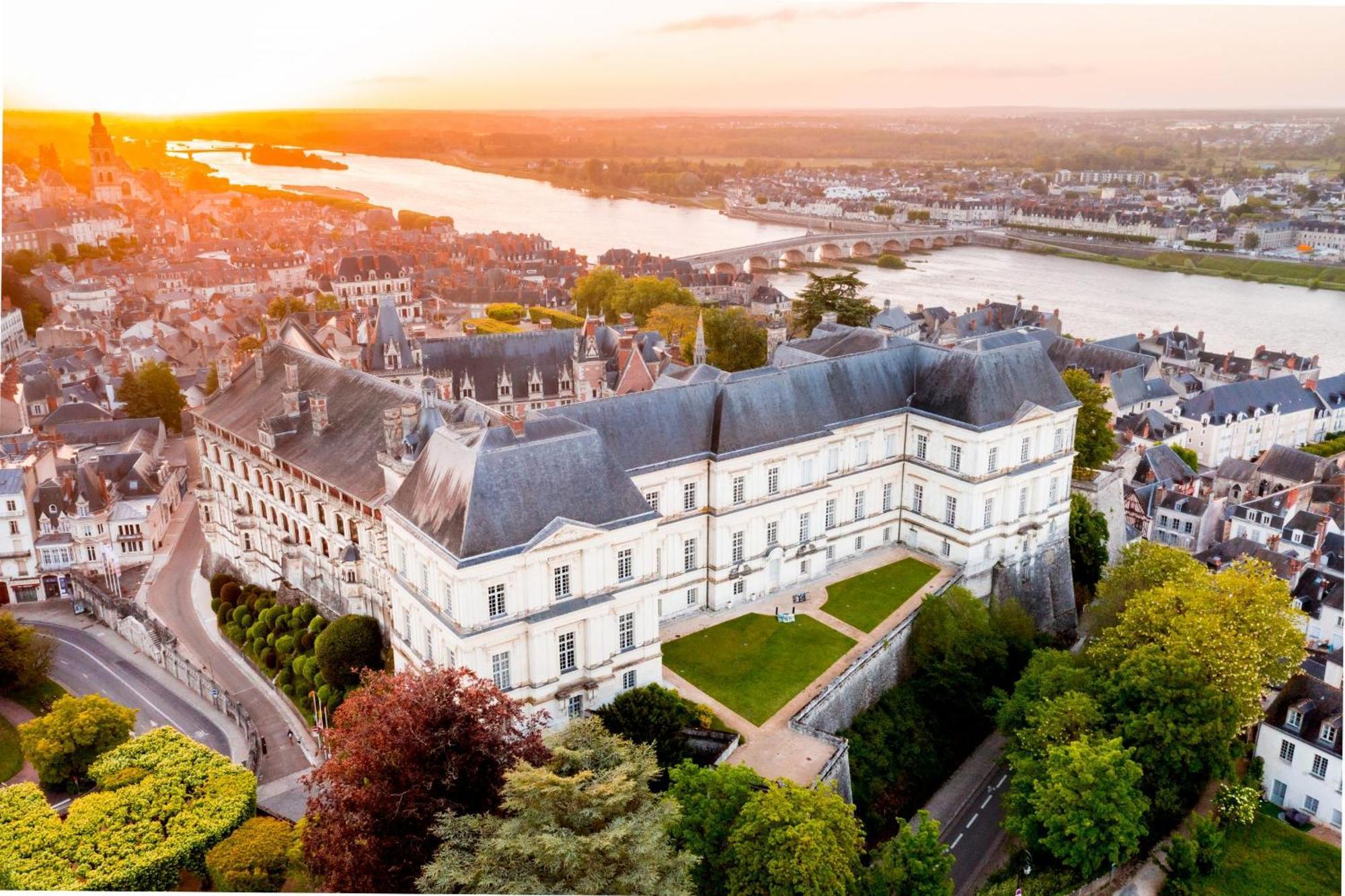 Studio Lumineux Et Plein De Charme บลัวส์ ภายนอก รูปภาพ
